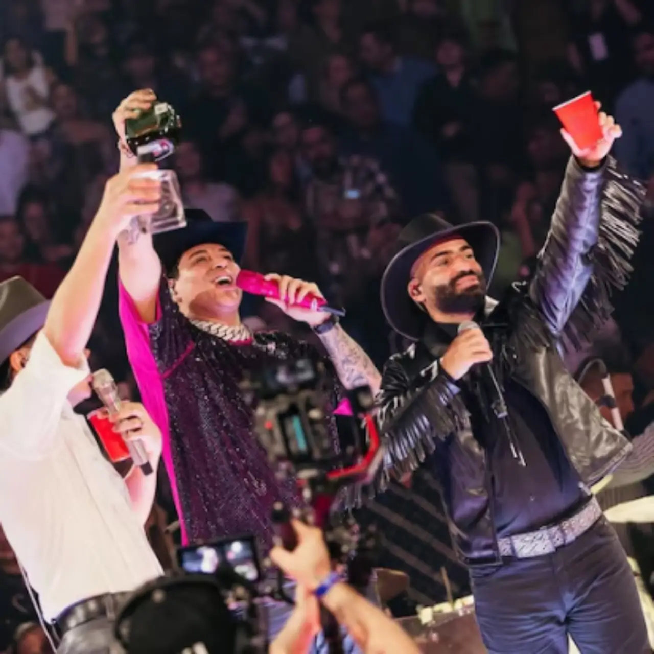 Grupo firme y Arcángel sorprenden con su nueva canción ‘Cuánto cuesta’