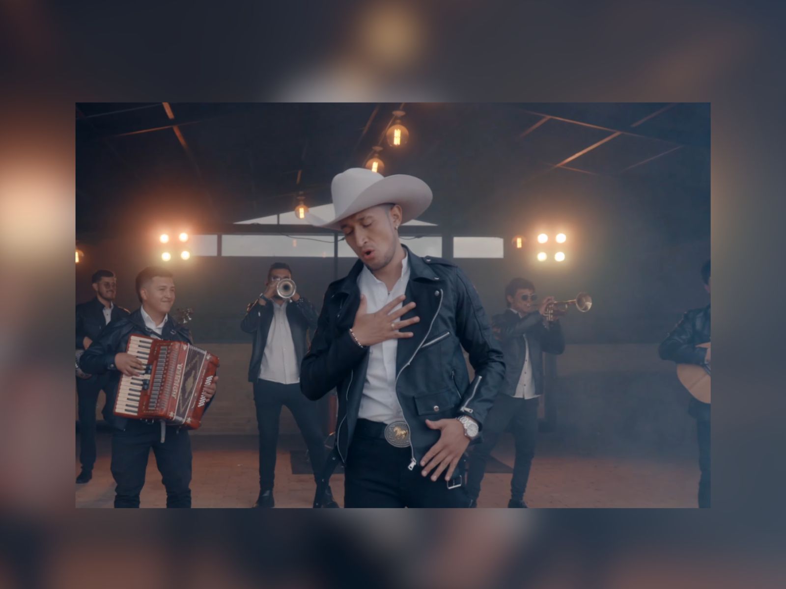 Alex Sam, la nueva voz que impulsa la música popular colombiana