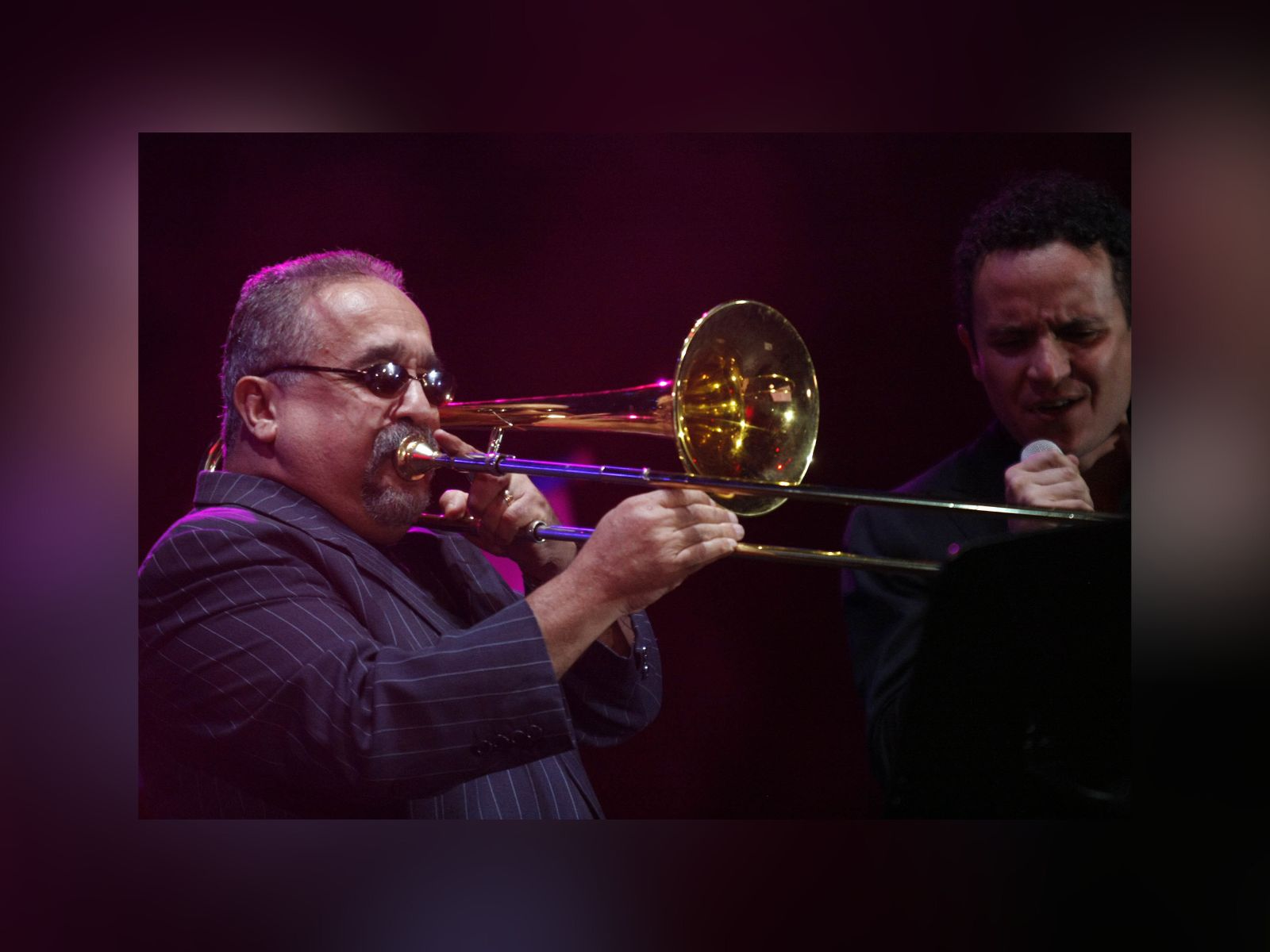 Fonseca recuerda a Willie Colón con “Estar Lejos”, la canción que unió sus mundos musicales
