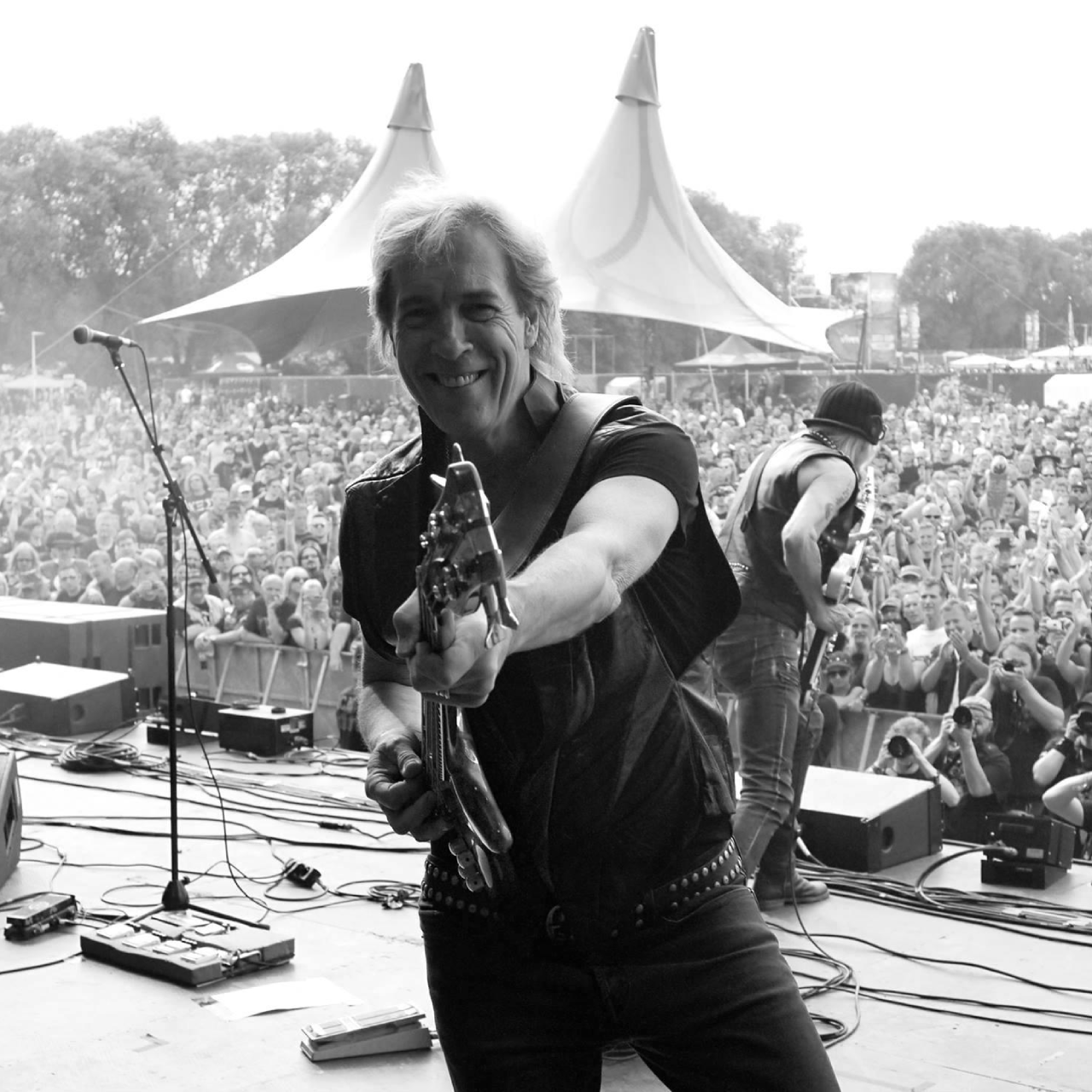 Falleció Francis Buchholz, histórico bajista de Scorpions, a los 71 año