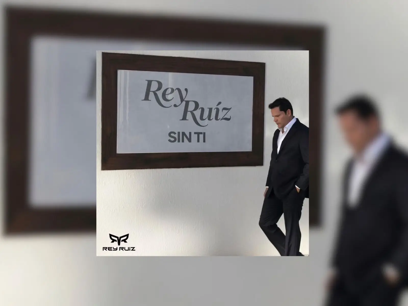 Rey Ruiz presenta “Sin Ti”, una canción sobre el amor, la pérdida y la nostalgia