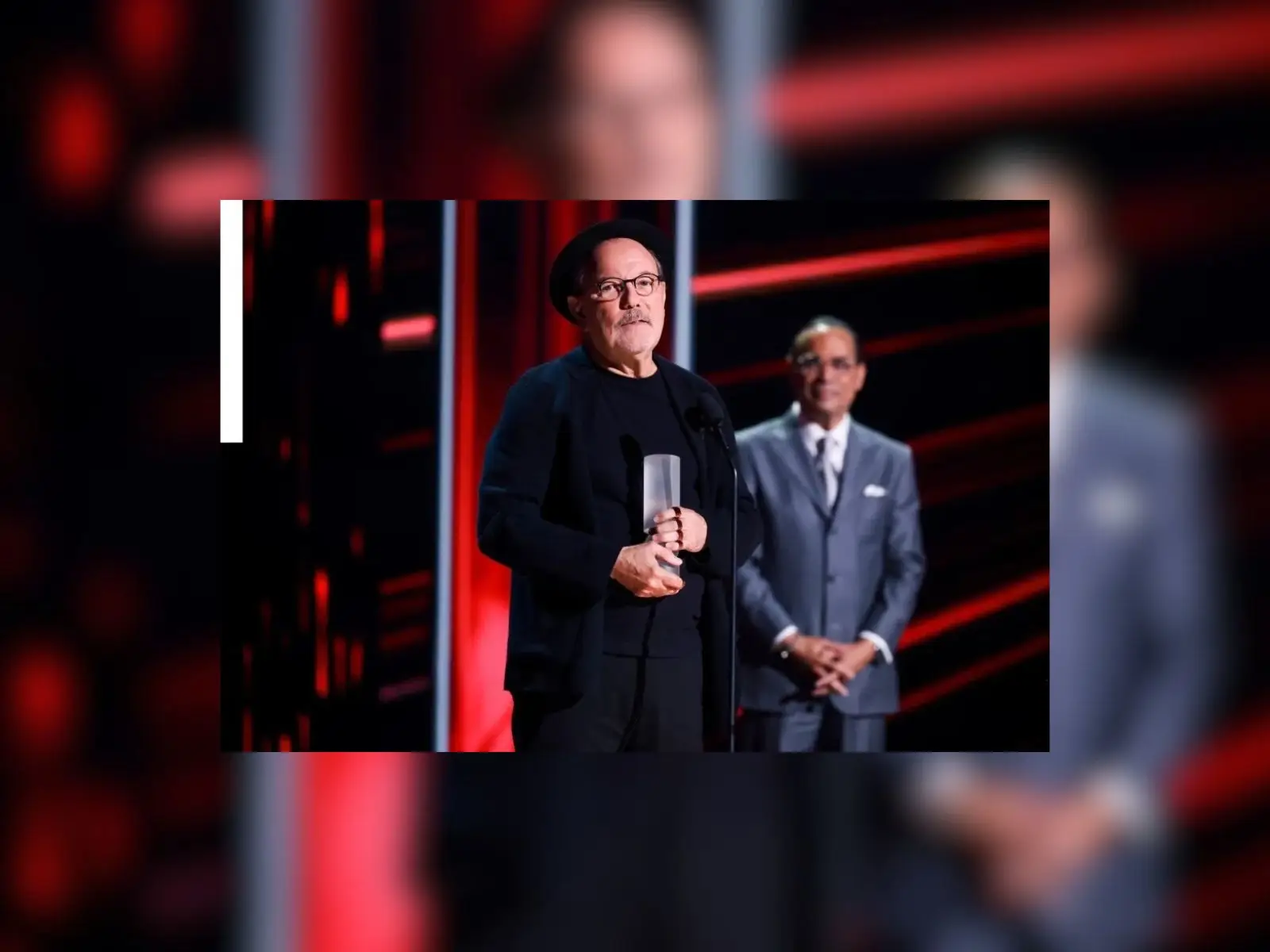 Rubén Blades recibe el Premio Billboard Ícono y anuncia su última gira para 2027