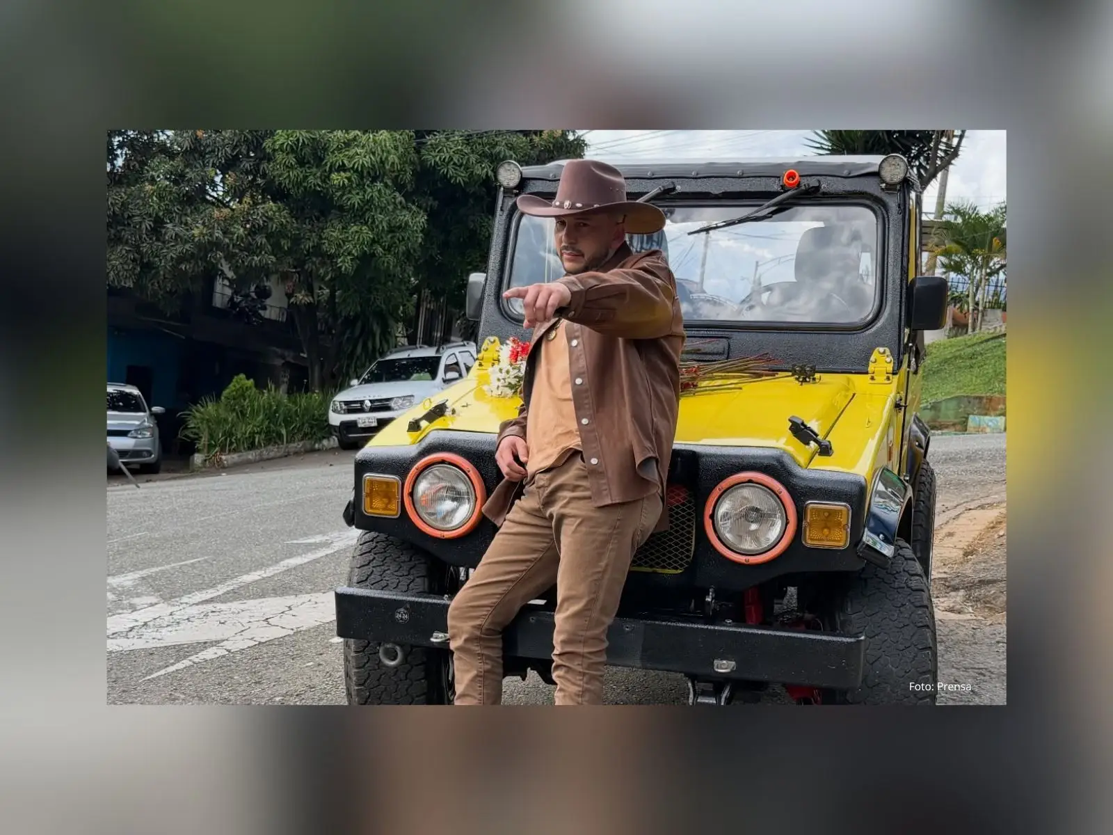 LUIS ÁNGEL “EL FLACO” le canta a las traidoras con “No vuelvas de arrepentida”