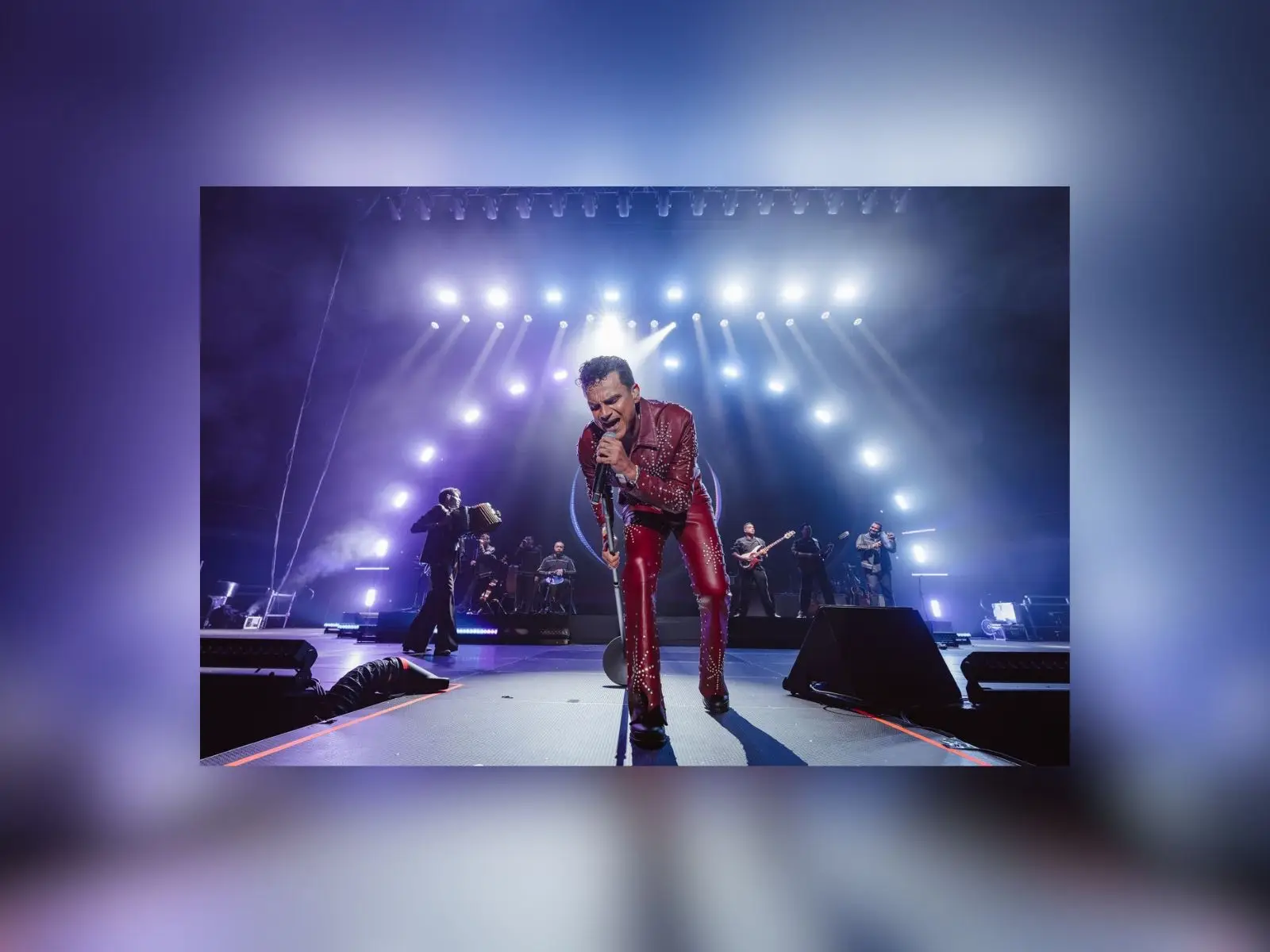 Silvestre Dangond llenó el Movistar Arena y puso a Madrid a bailar vallenato