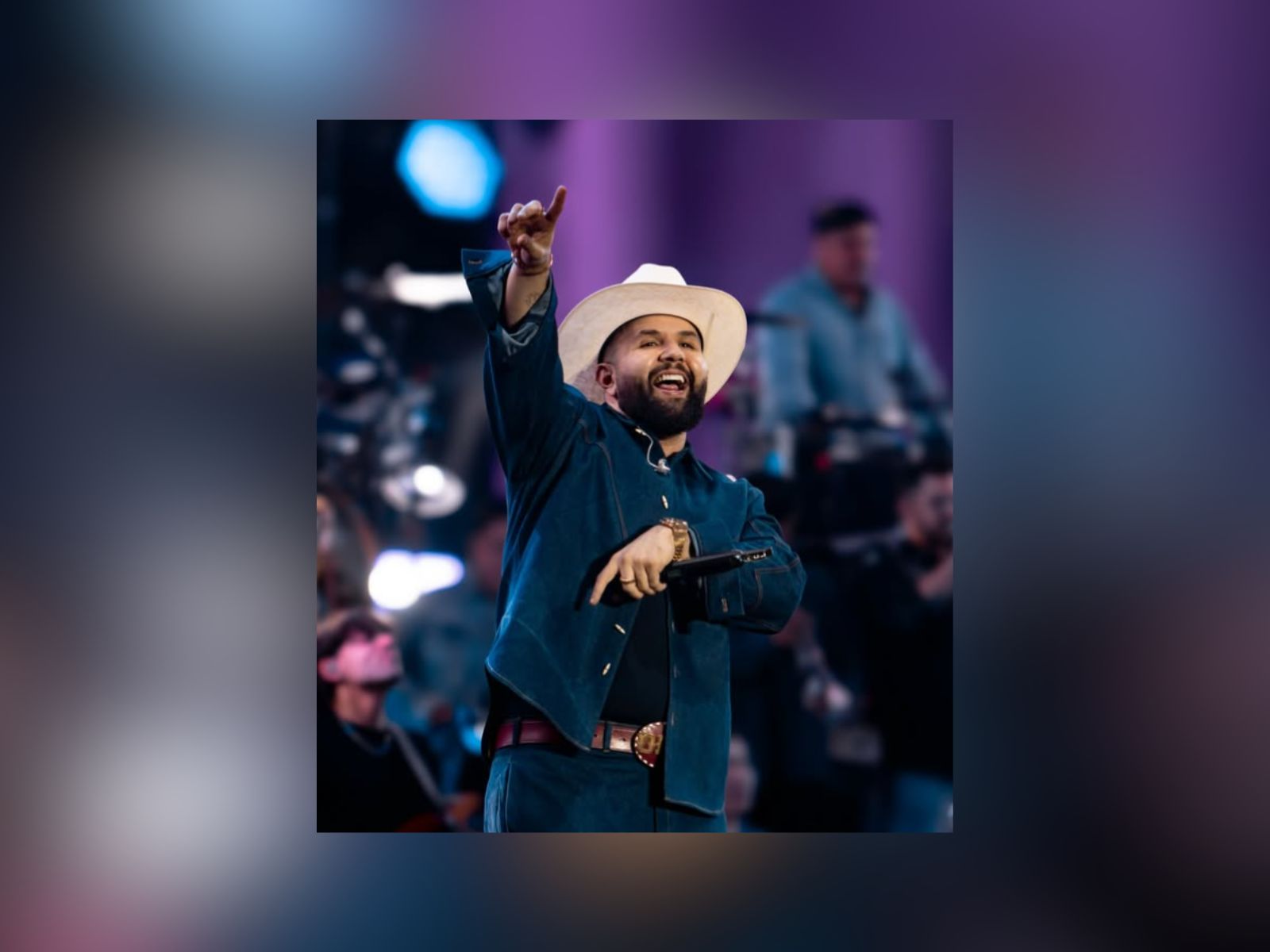 Carín León “Muda de Piel” y reinventa su sonido en su nuevo álbum