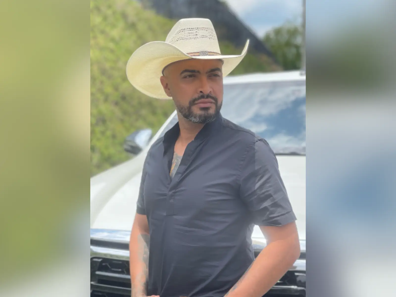 El noble gesto de Jhon Alex Castaño: visitó al joven intervenido por policías y llevó regalos