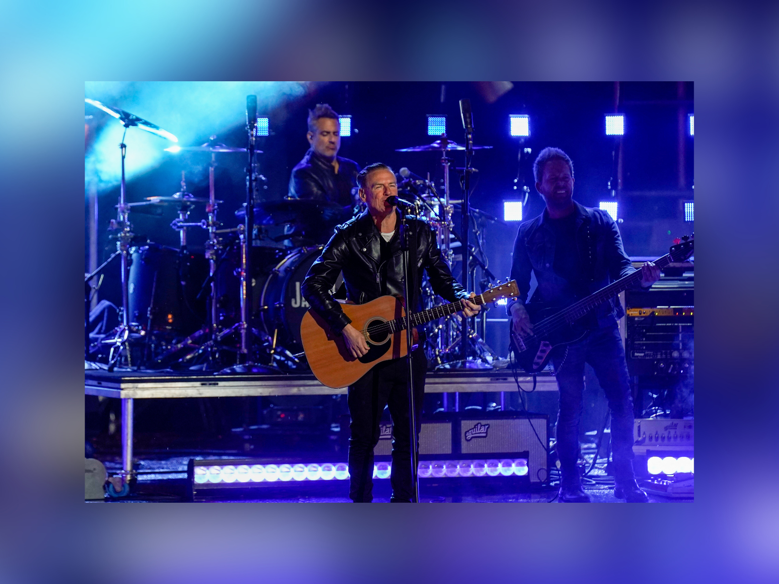 Bryan Adams deslumbró en Bogotá con una noche llena de nostalgia, rock y emoción