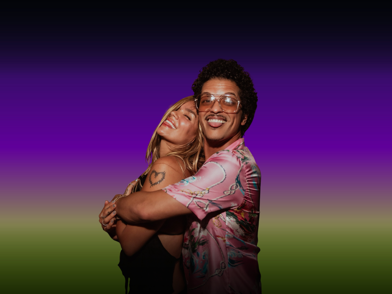 Bruno Mars estrena ‘Dance With Me’ con Karol G como protagonista