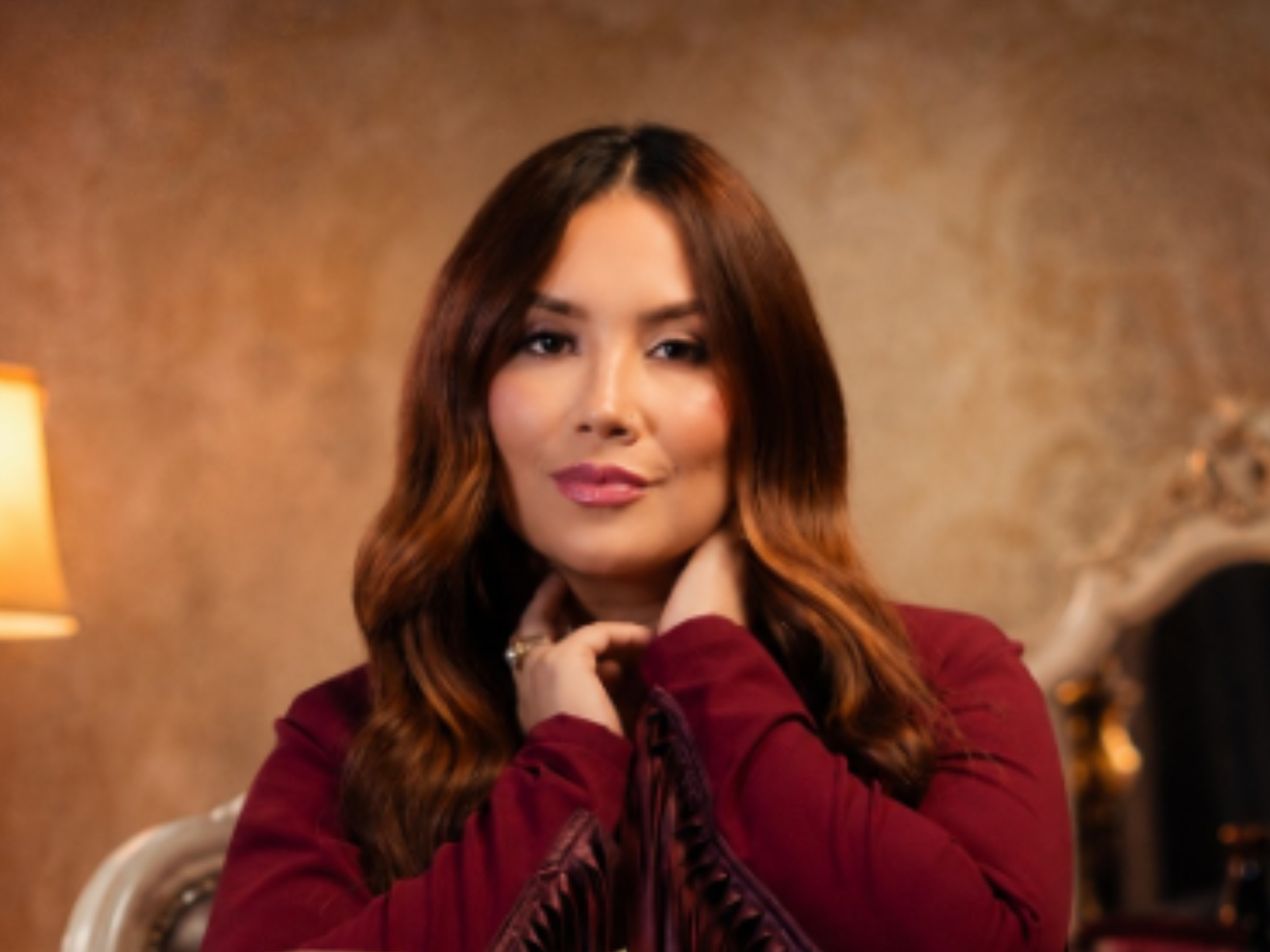 Kari Castillo le canta al amor bonito con su nuevo sencillo “Algo de ti”
