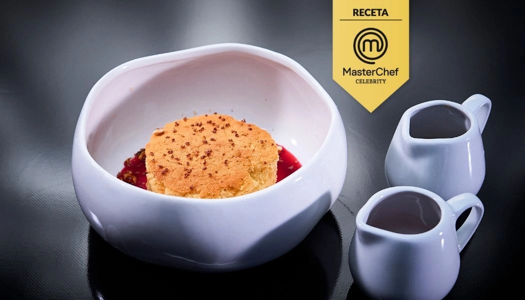 bizcocho de avena con culis de mora