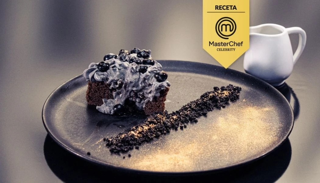 bizcocho de chocolate con arandanos