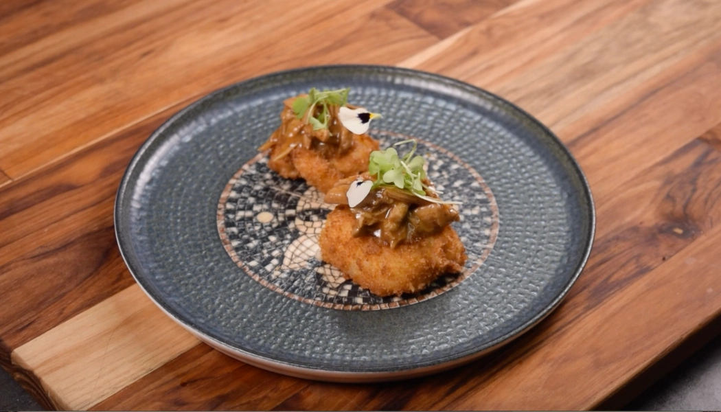 Bocados de Crispy Rice con Cerdo Desmechado image_alt