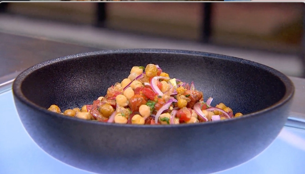 Ensalada de garbanzos con chorizo