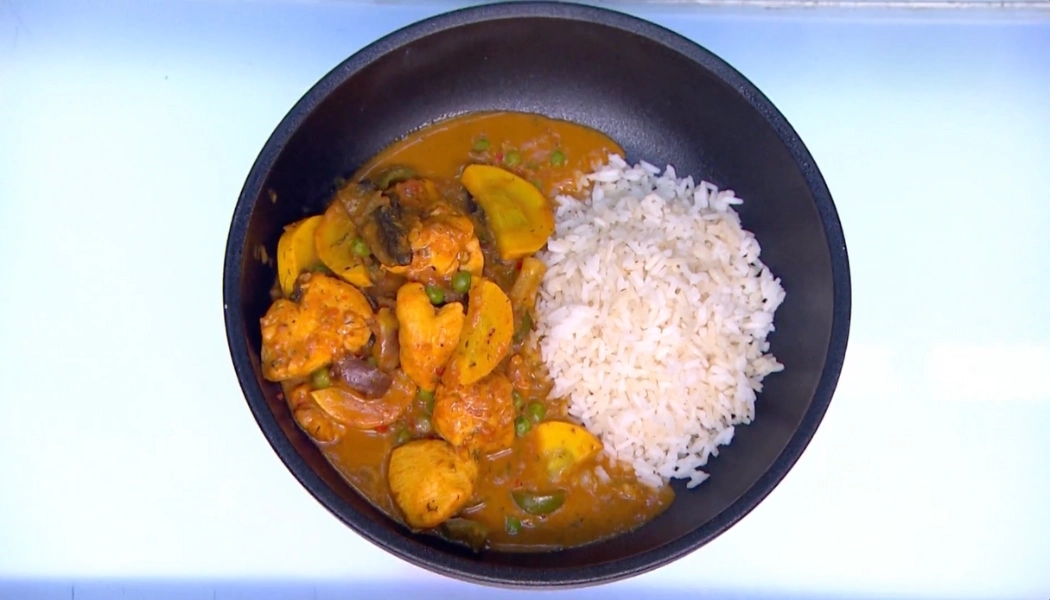 Curry de pollo cremoso con leche de coco image_alt