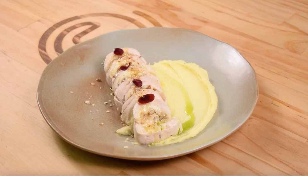 Roulade de Pollo Relleno de Nueces y Albaricoques image_alt