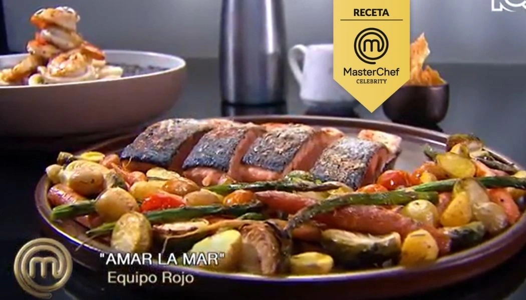 Receta risotto negro con salmón y vegetales.